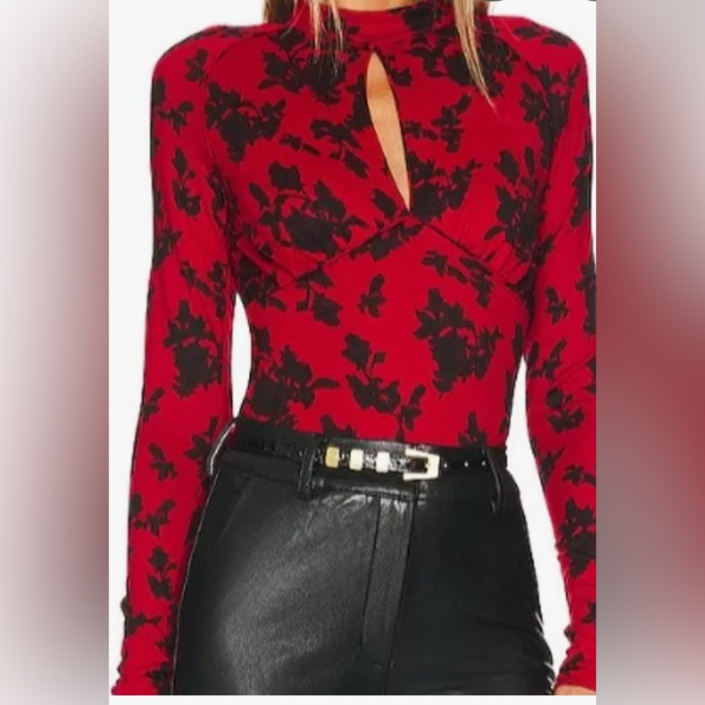 Free people top
B1
